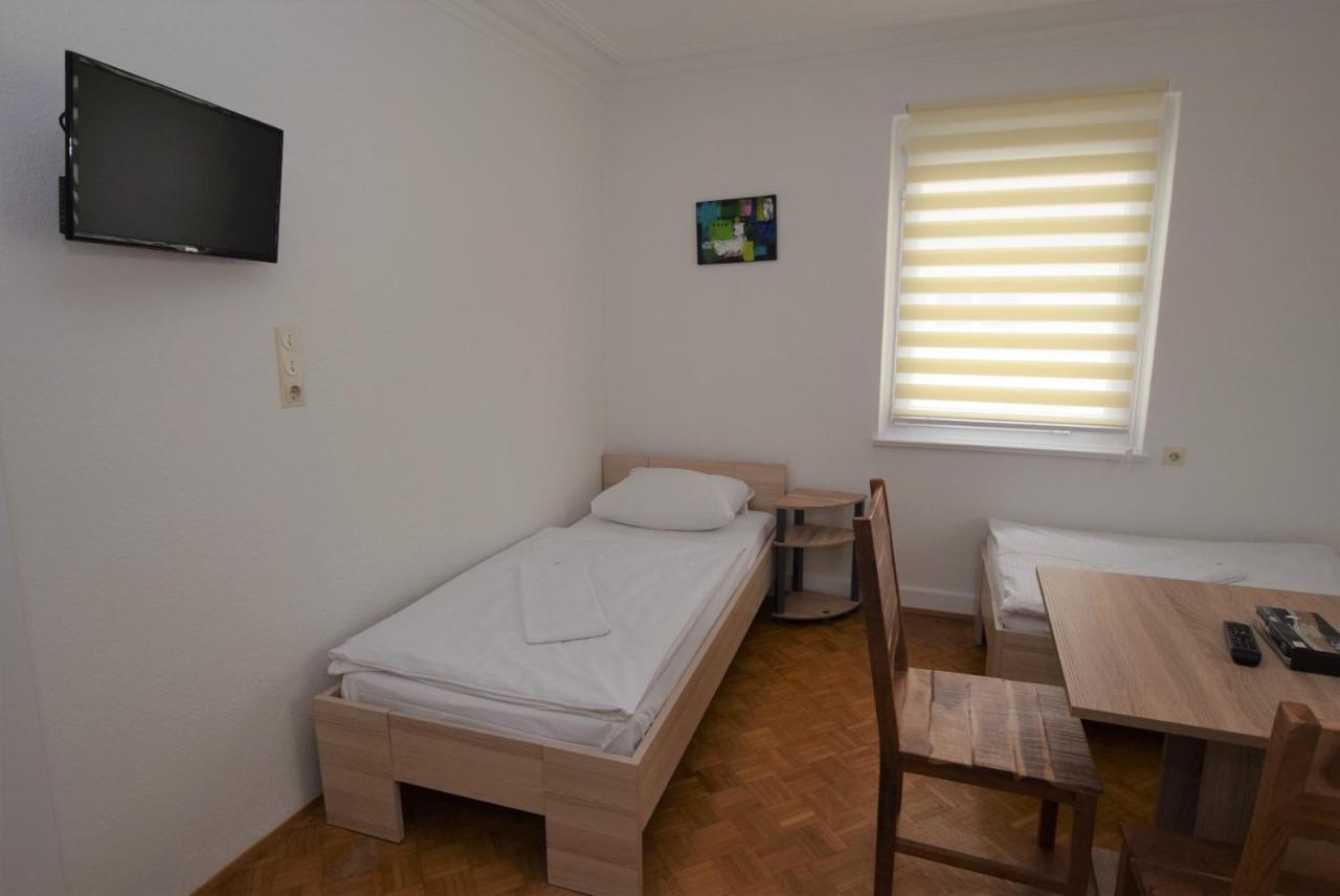 Nuertingen Zimmer Eksteriør bilde